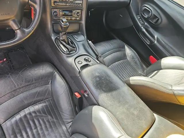 2004 Chevrolet Corvette Base