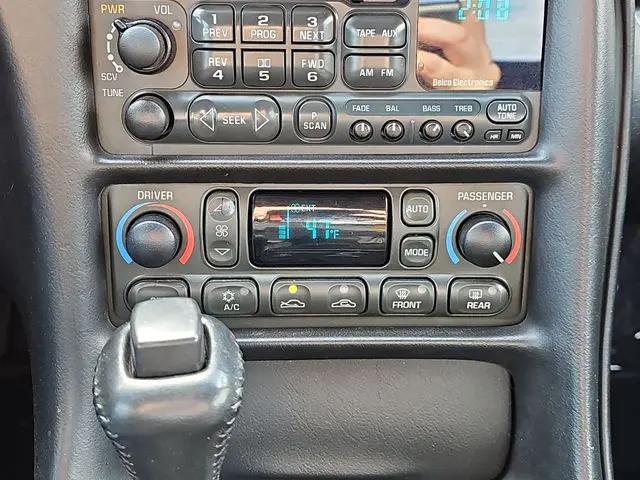 2004 Chevrolet Corvette Base