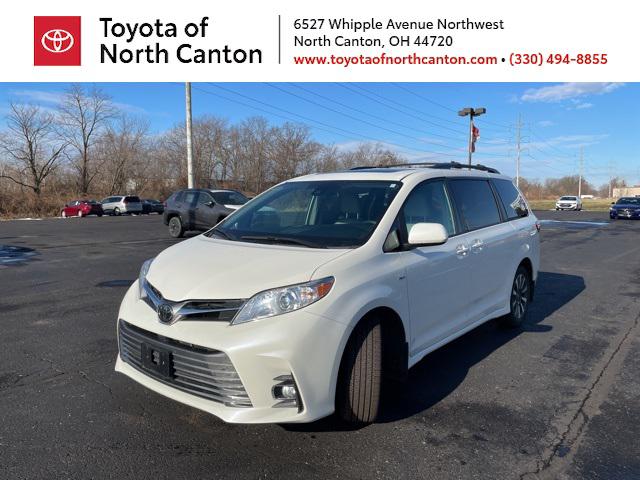 2020 Toyota Sienna XLE's photo