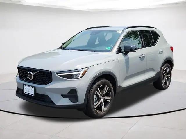 2026 Volvo XC40 Core, B4 FWD Gas (mild hybrid), Dark for sale in Dulles, VA