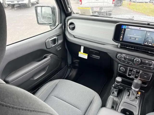 2026 Jeep Wrangler 4-Door Sport RHD 4x4