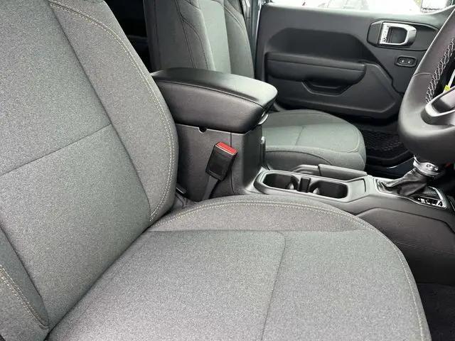 2026 Jeep Wrangler 4-Door Sport RHD 4x4