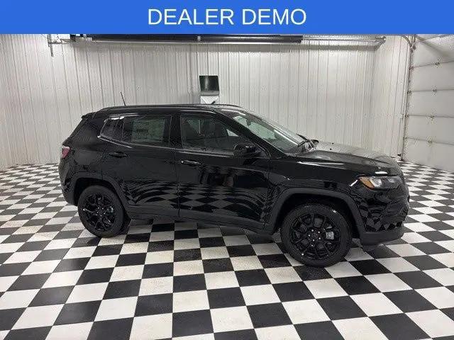2026 Jeep Compass Latitude Altitude for sale in Rochester, MN