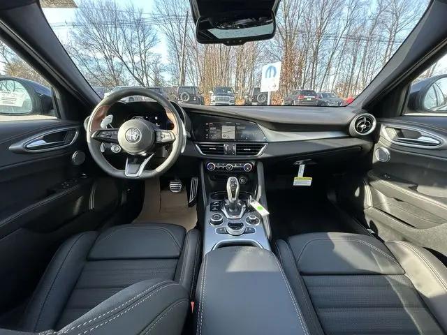 2025 Alfa Romeo Giulia Intensa AWD