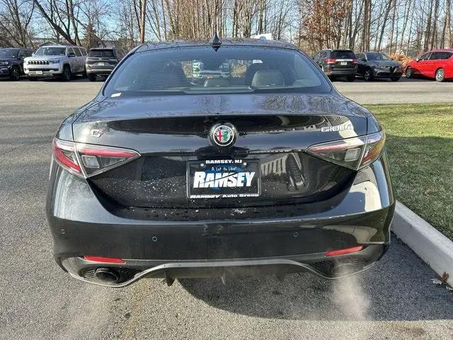 2025 Alfa Romeo Giulia Intensa AWD