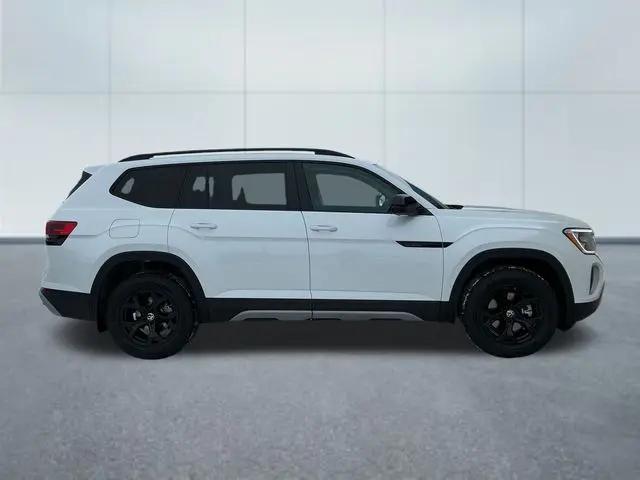 2026 Volkswagen Atlas Peak Edition