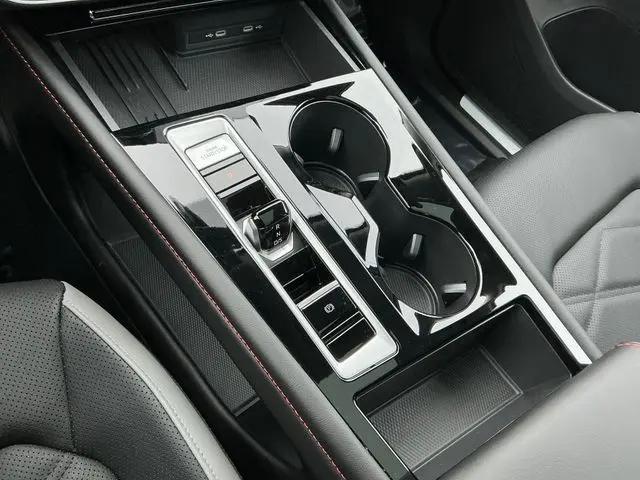 2026 Volkswagen Atlas Peak Edition