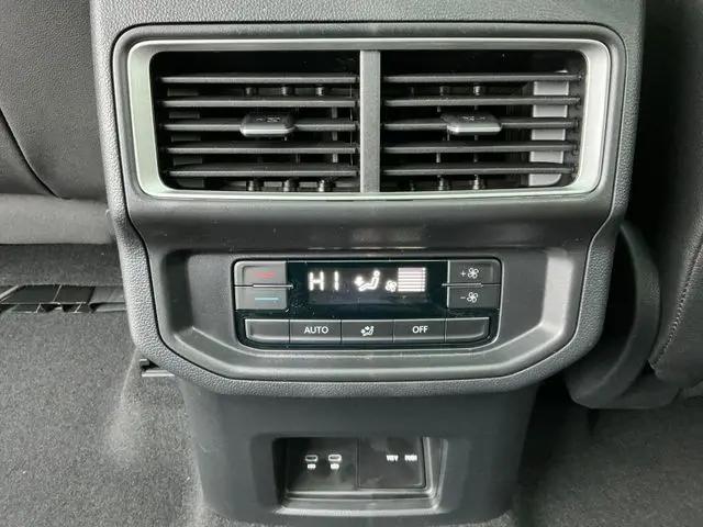 2026 Volkswagen Atlas Peak Edition