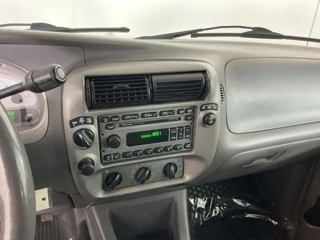 2004 Ford Explorer Sport Trac XLS