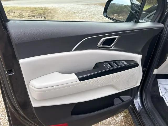 2022 Kia Carnival MPV LX