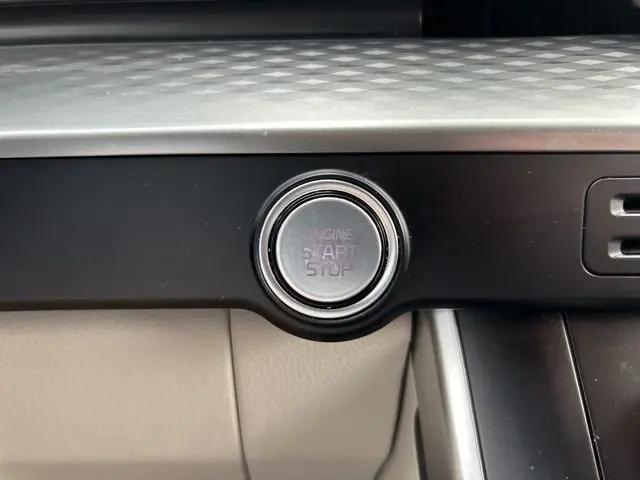 2022 Kia Carnival MPV LX