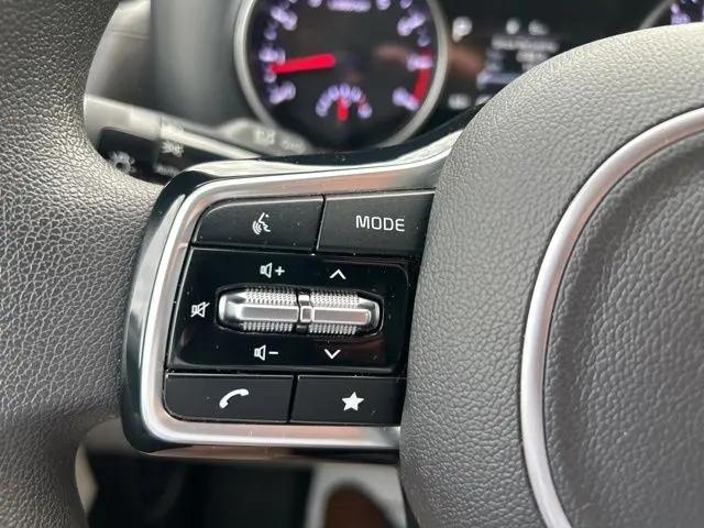 2022 Kia Carnival MPV LX