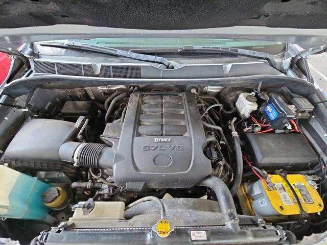 2017 Toyota Tundra SR5 5.7L V8