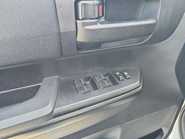 2017 Toyota Tundra SR5 5.7L V8