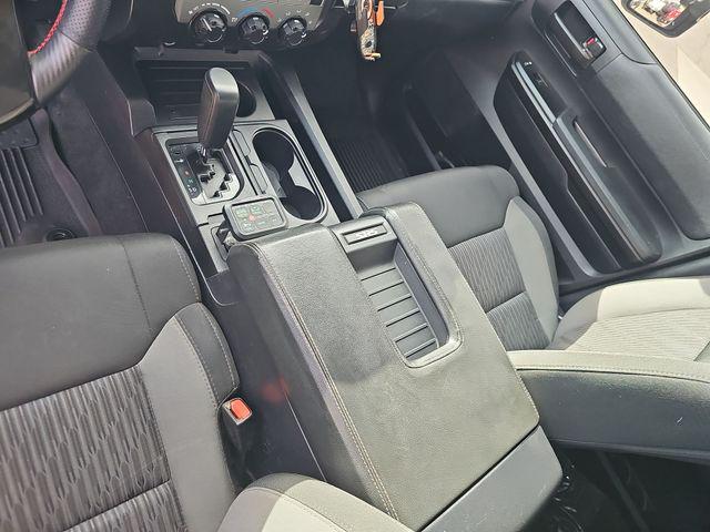 2017 Toyota Tundra SR5 5.7L V8
