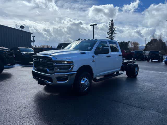 2026 RAM Ram 3500 Chassis Cab RAM 3500 TRADESMAN CREW CAB CHASSIS 4X4 60 CA