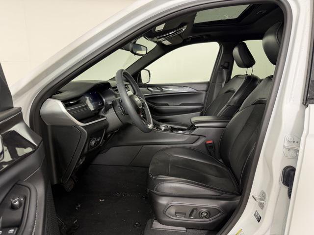 2023 Jeep Grand Cherokee L Altitude 4x4 2023 Jeep Grand Cherokee L Altitude 4x4