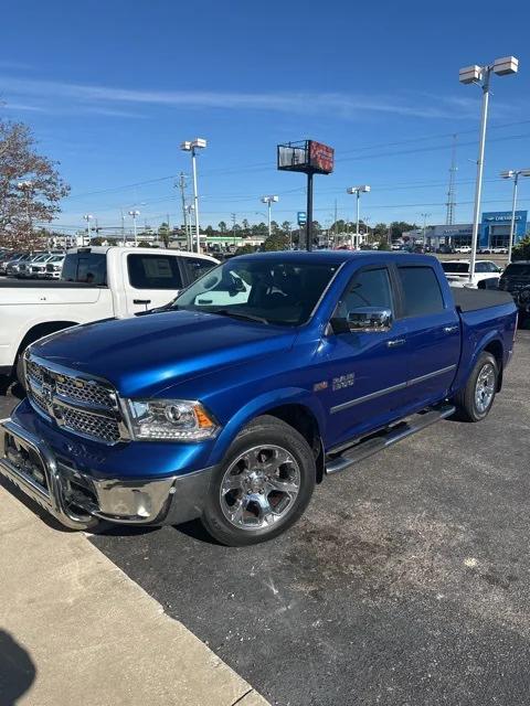 2017 RAM 1500 Laramie Crew Cab 4x2 57 Box