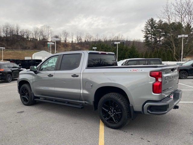 2023 Chevrolet Silverado 1500 4WD Crew Cab Short Bed Custom