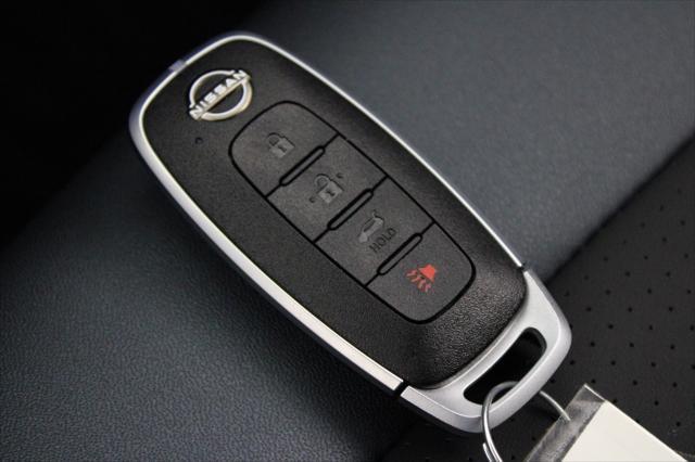 2026 Nissan LEAF PLATINUM+