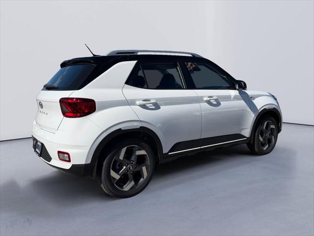 2026 Hyundai Venue SEL w/Two-Tone Roof