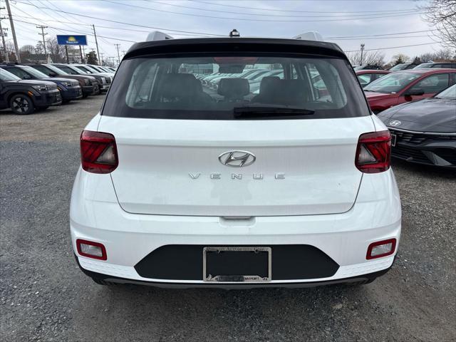 2026 Hyundai Venue SEL w/Two-Tone Roof