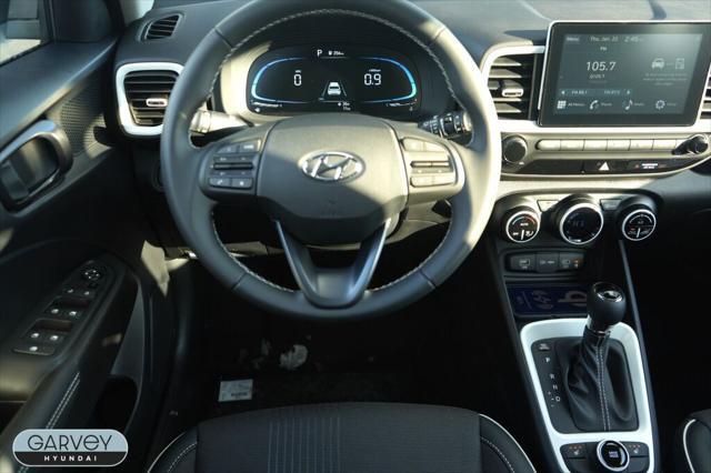 2026 Hyundai Venue SEL w/Two-Tone Roof