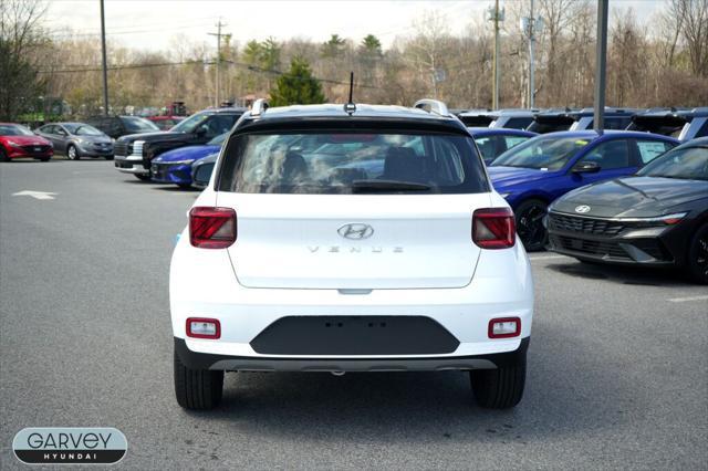 2026 Hyundai Venue SEL w/Two-Tone Roof