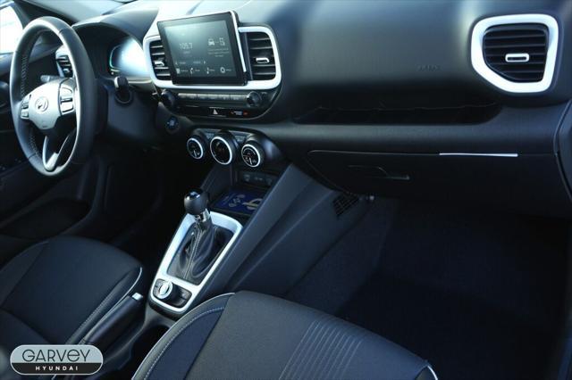 2026 Hyundai Venue SEL w/Two-Tone Roof