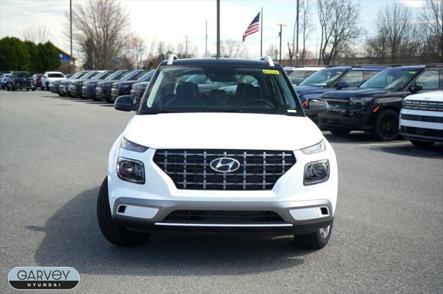 2026 Hyundai Venue SEL w/Two-Tone Roof