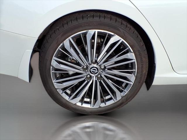 2023 Nissan Altima SL FWD