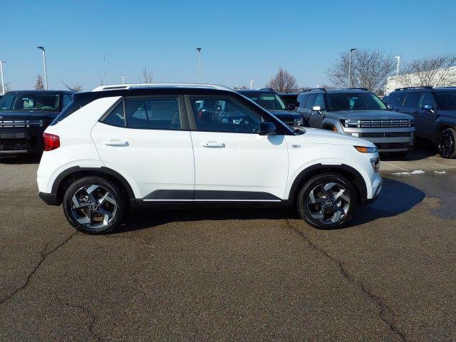 2026 Hyundai Venue SEL w/Two-Tone Roof