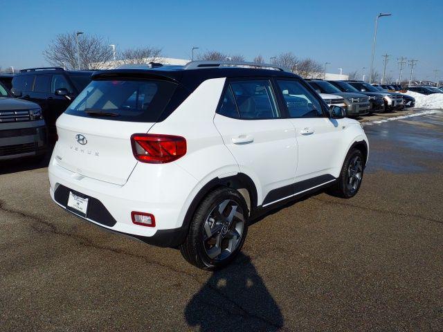 2026 Hyundai Venue SEL w/Two-Tone Roof
