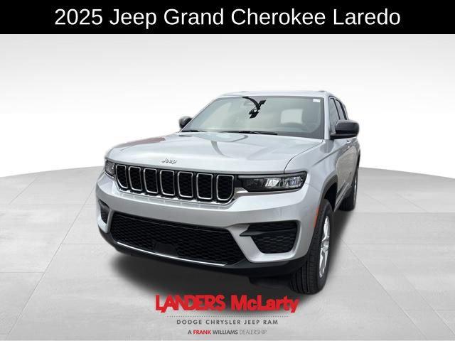 2025 Jeep Grand Cherokee GRAND CHEROKEE LAREDO 4X2