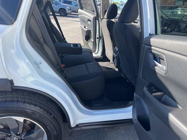2024 Nissan Rogue SV FWD