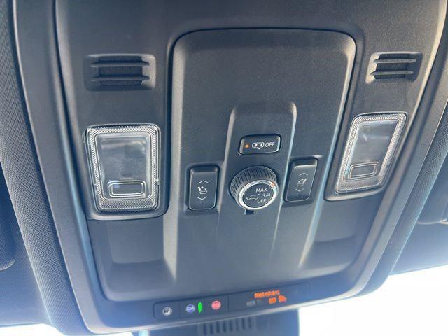 2025 Chevrolet Suburban 4WD Z71