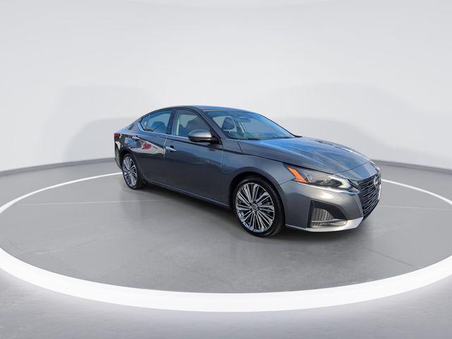 2023 Nissan Altima SL FWD