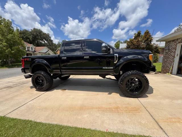 2017 Ford F-350 LARIAT 2017 Ford F-350 LARIAT