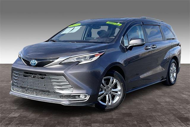 2023 Toyota Sienna Platinum
