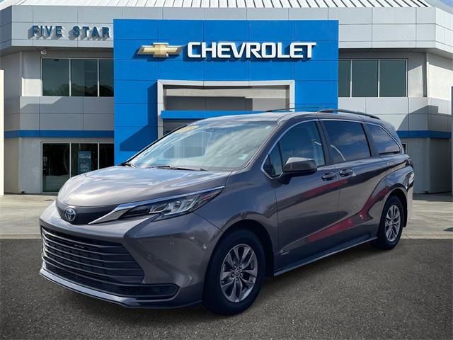 2021 Toyota Sienna LE