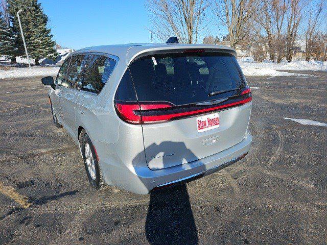 2024 Chrysler Pacifica Touring L 2024 Chrysler Pacifica Touring L