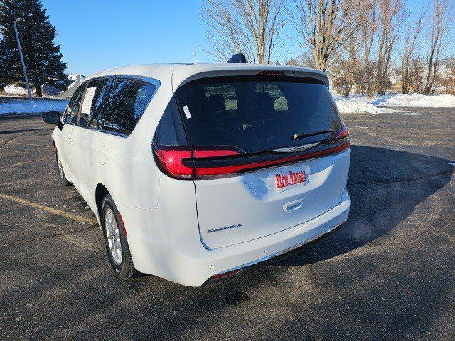 2024 Chrysler Pacifica Touring L 2024 Chrysler Pacifica Touring L