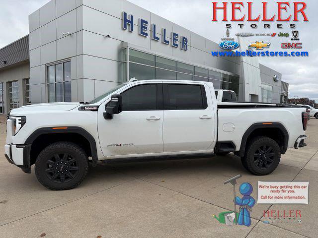2025 GMC Sierra 2500HD 4WD Crew Cab Standard Bed AT4