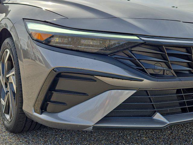 2025 Hyundai Elantra Hybrid Limited