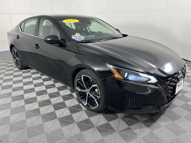 2023 Nissan Altima SR FWD 2023 Nissan Altima SR FWD