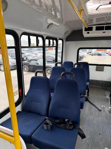 2014 Ford E-450 Cutaway Base