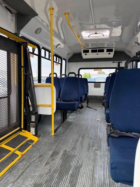 2014 Ford E-450 Cutaway Base