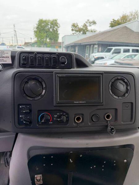 2014 Ford E-450 Cutaway Base