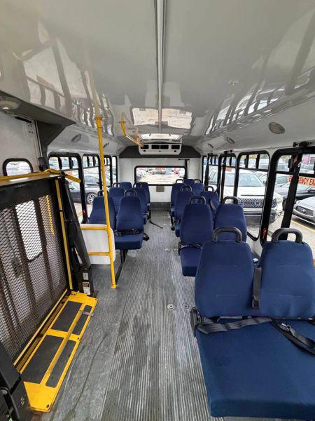 2014 Ford E-450 Cutaway Base