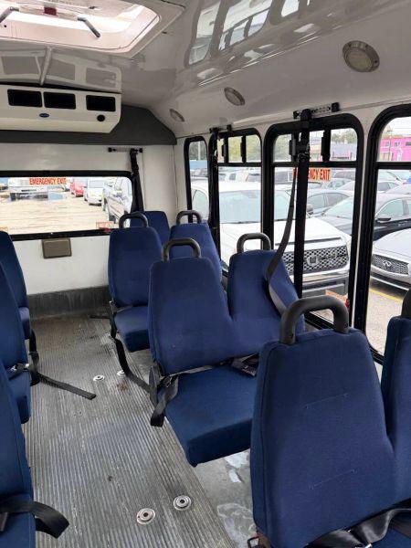 2014 Ford E-450 Cutaway Base